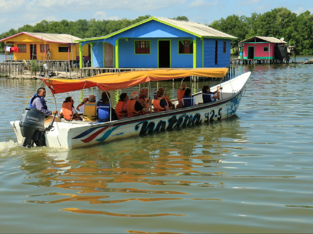 Pueblo Palafitos